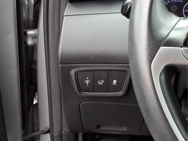 Used 2024  Hyundai SEL image 16
