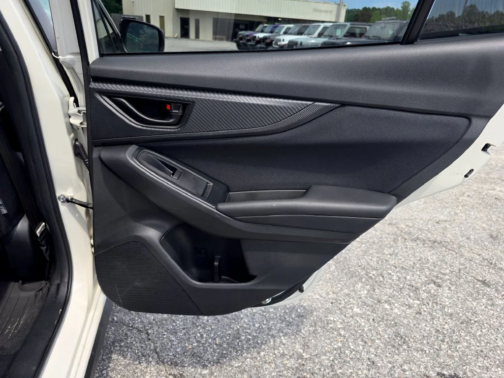 Used 2021 White Subaru Base image 46