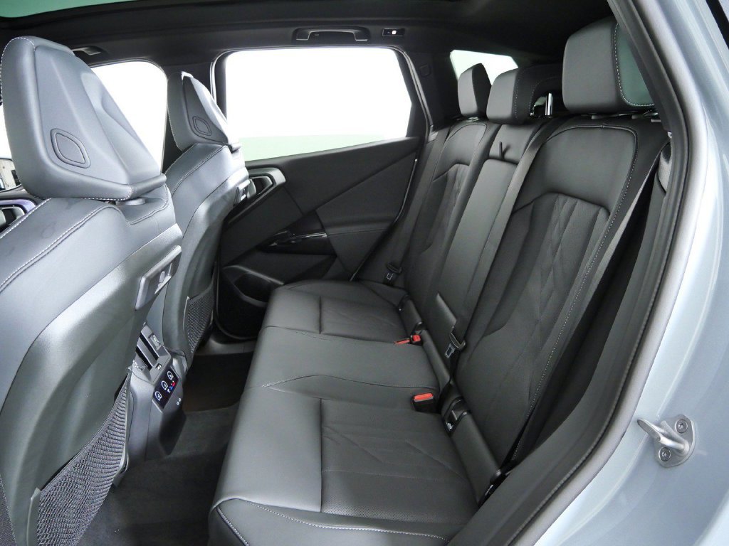 Used 2026 Brooklyn Grey Metallic BMW 30 xDrive image 30