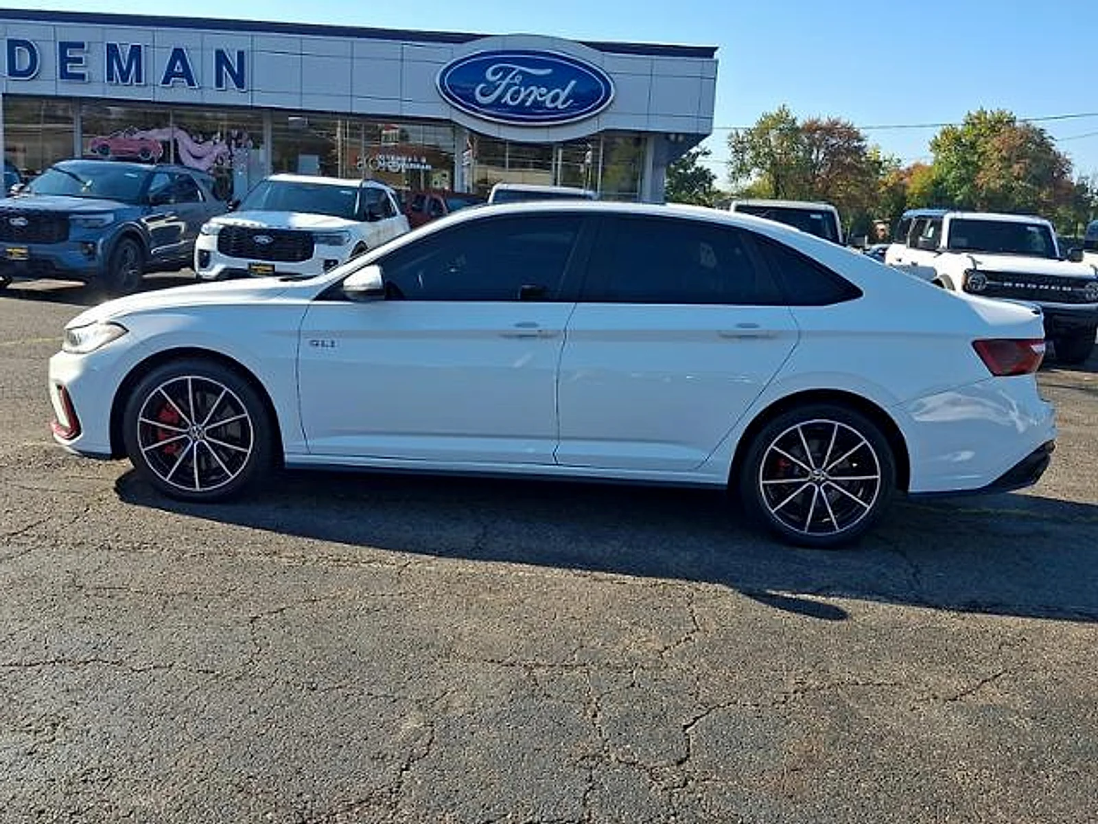 Used 2025 White Volkswagen 2.0T Autobahn image 4