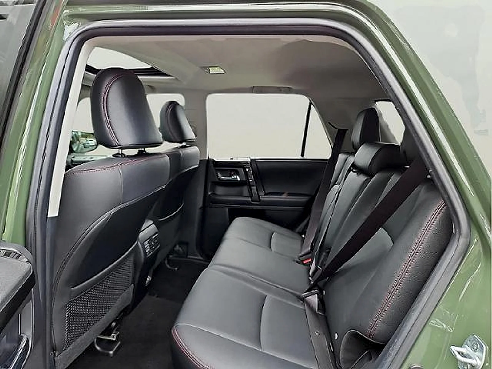 Used 2020 Hunter Green Toyota  image 8