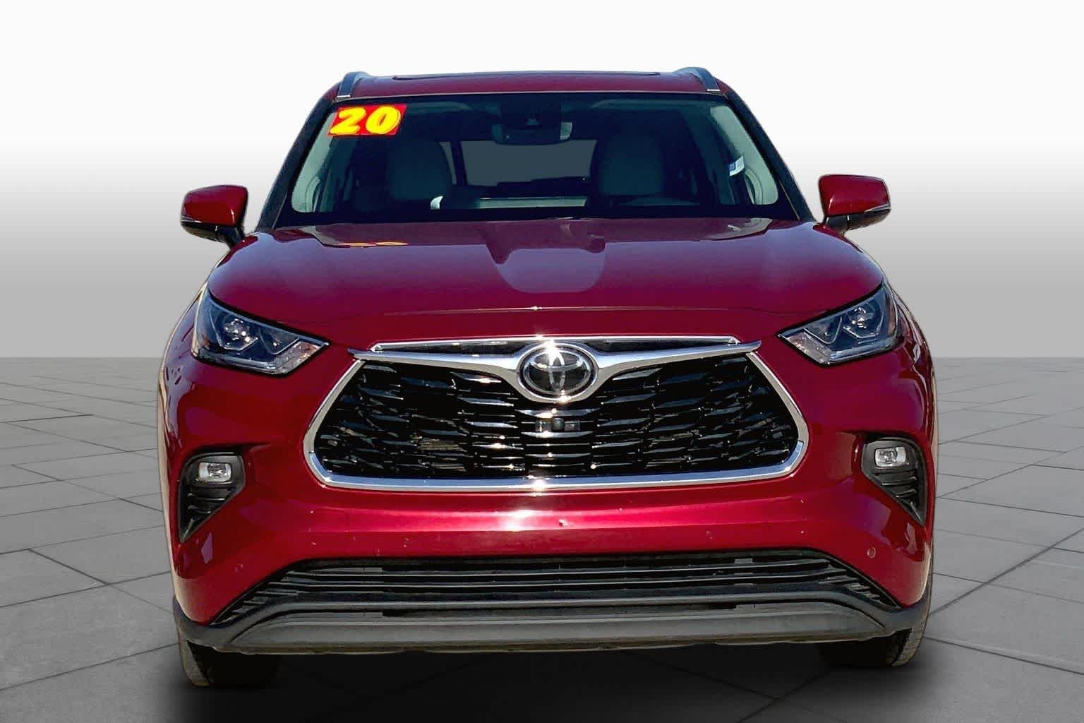 Used 2020 Ruby Flare Pearl Toyota Limited image 3
