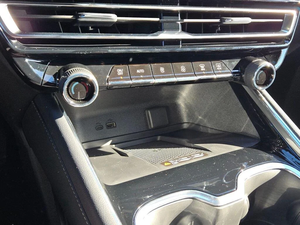 2027 Chevrolet Traverse LT - Photo 24