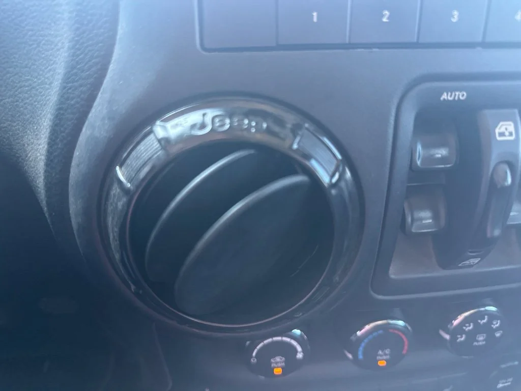 Used 2017 Black Jeep Unlimited Sahara image 11