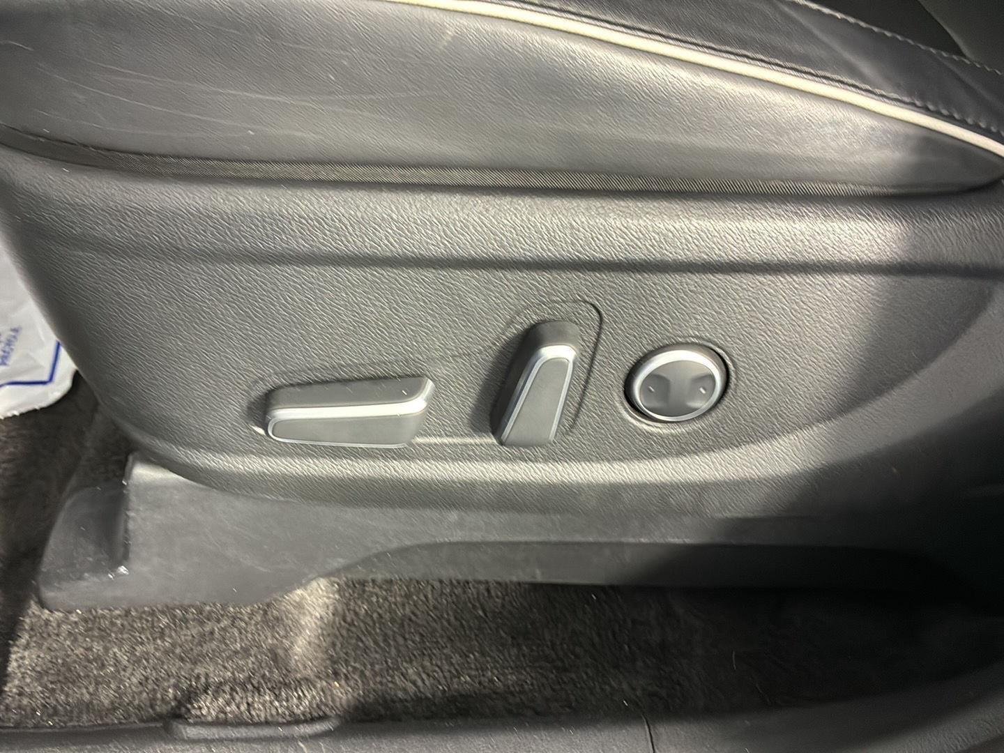 Used 2025 Moonlight Cloud Hyundai SEL image 25