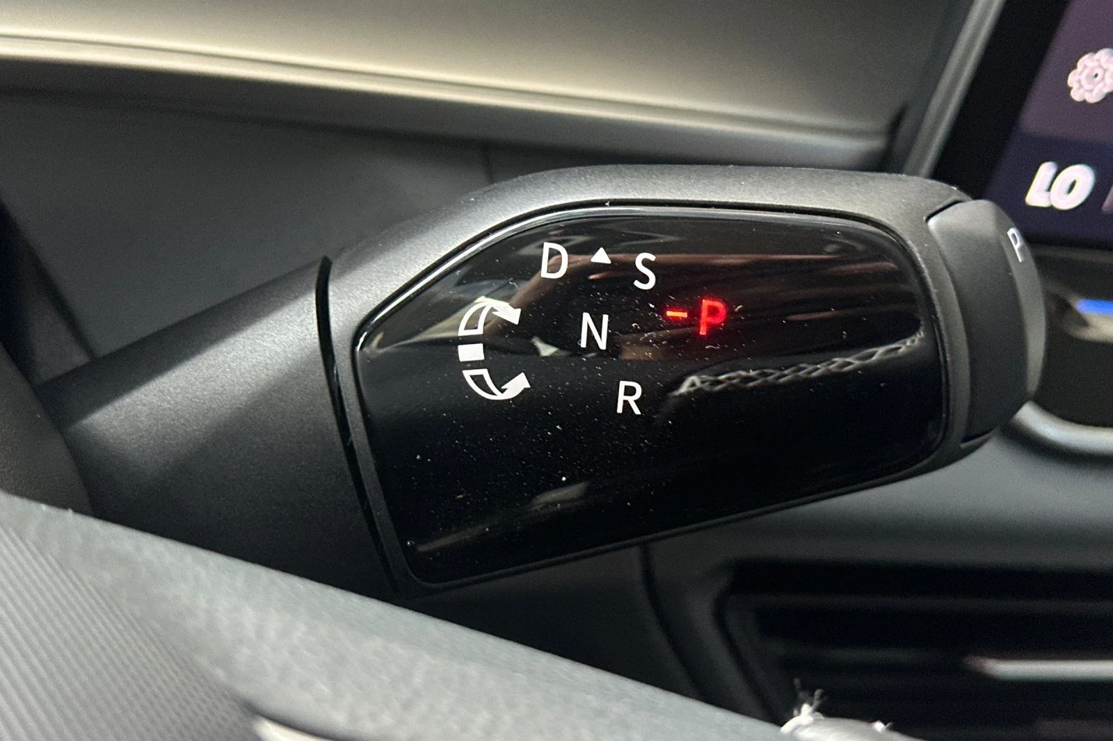 New 2026 Black Volkswagen 2.0T SE image 19