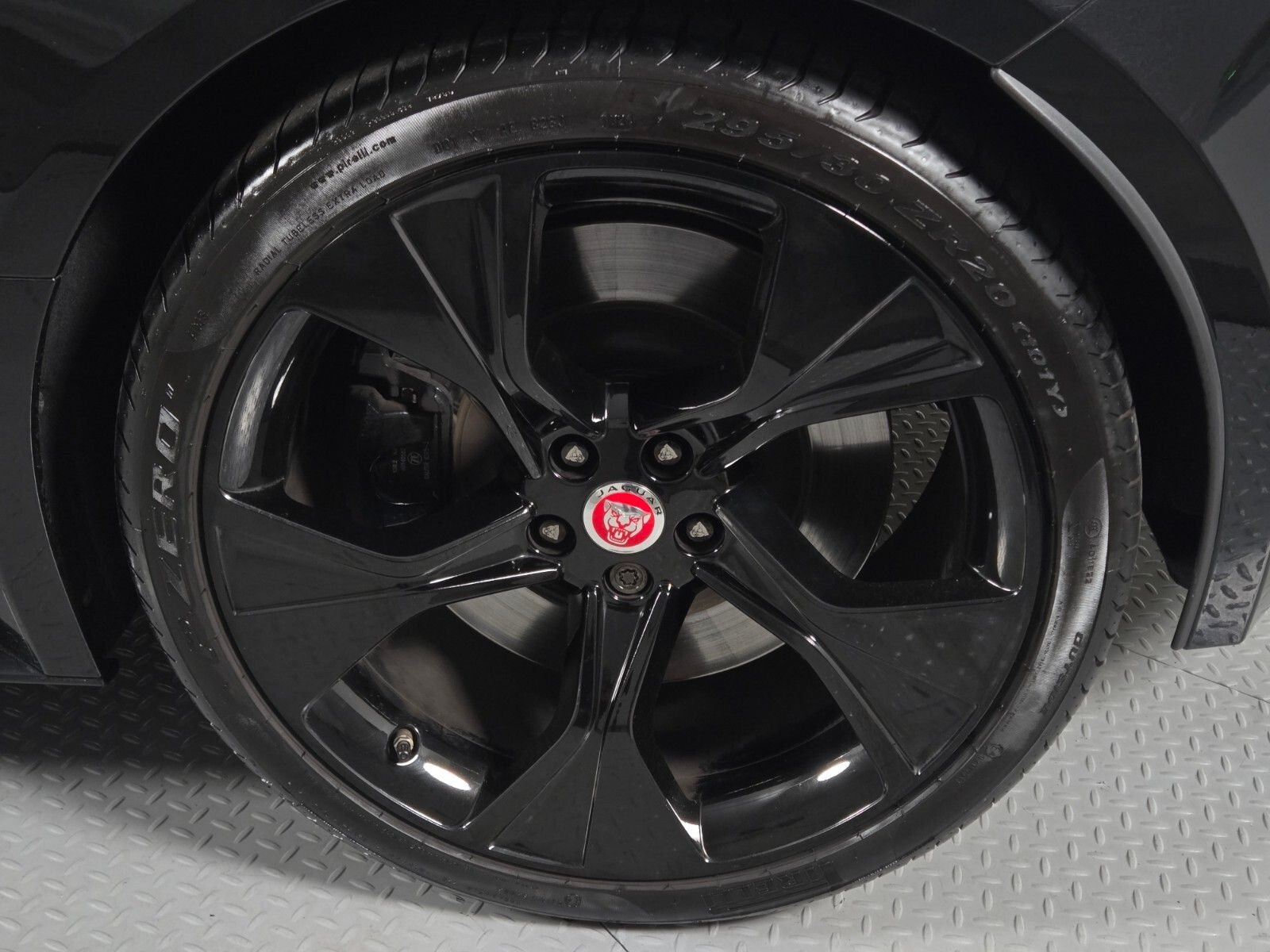 2023 Jaguar F-TYPE R-Dynamic - Photo 10