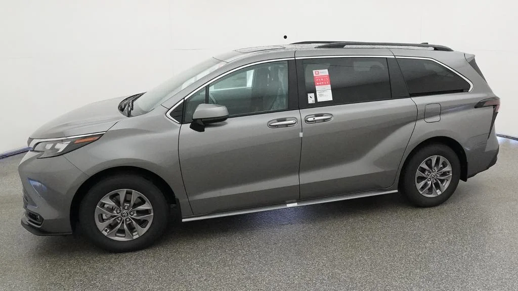 New 2026 Heavy Metal Toyota XLE image 5