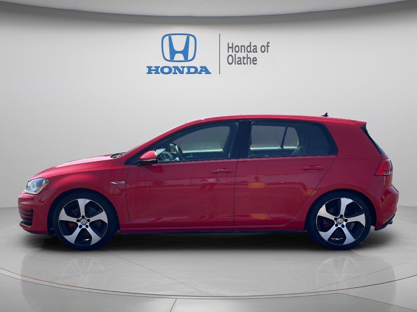 Used 2015 Tornado Red Volkswagen S image 5