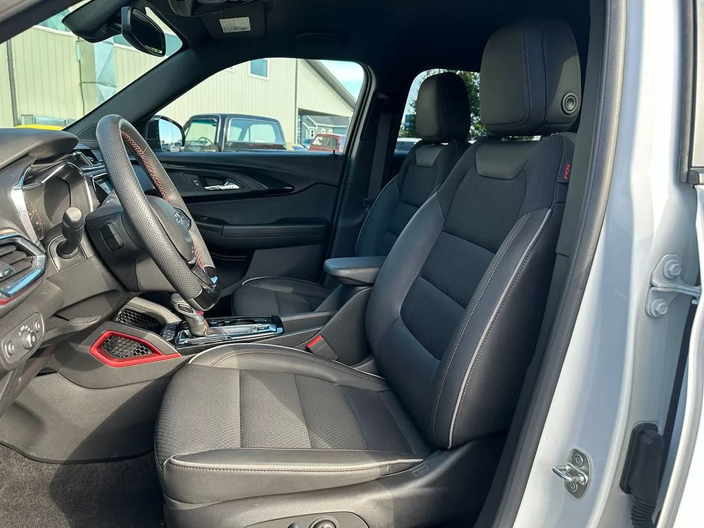 Used 2023 SUMMIT WHITE Chevrolet RS image 3