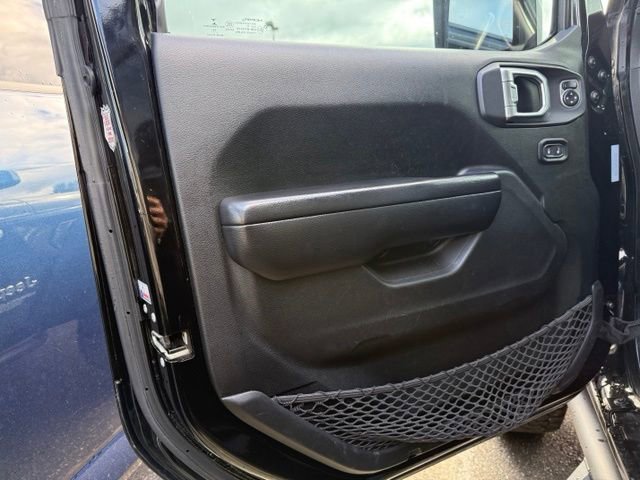 Used 2020 Black Clearcoat Jeep Sport S image 6