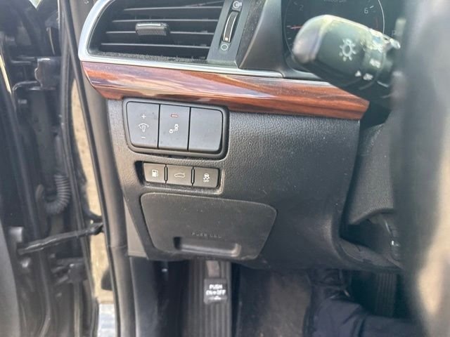 Used 2017 Black Kia Premium image 29