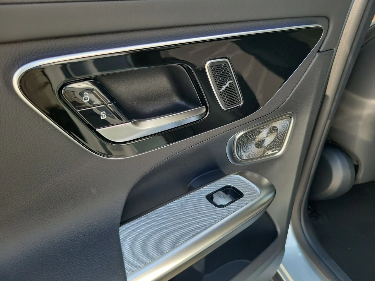 New 2026 Silver Mercedes-Benz GLC 300 Coupe image 10