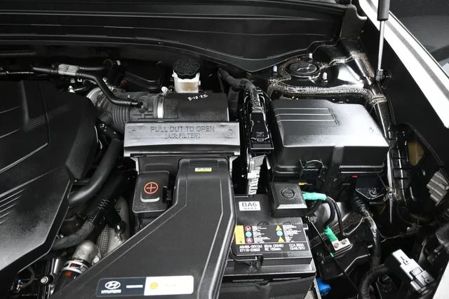 Used 2024 Black Hyundai SEL image 32
