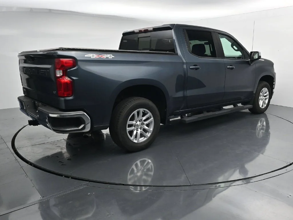 Used 2020 Gray Chevrolet LT image 7