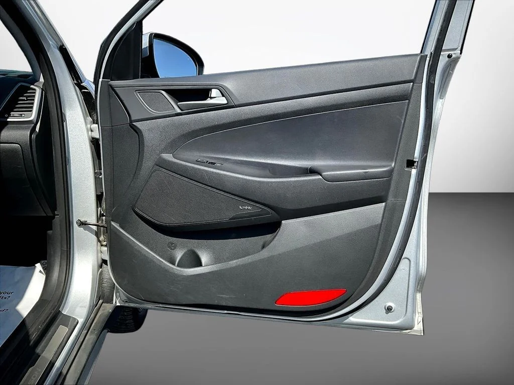 Used 2018 Silver Hyundai Limited image 28