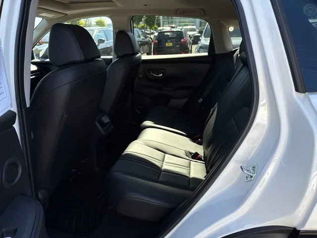 Certified Used 2023 Platinum White Pearl Honda EX-L image 14