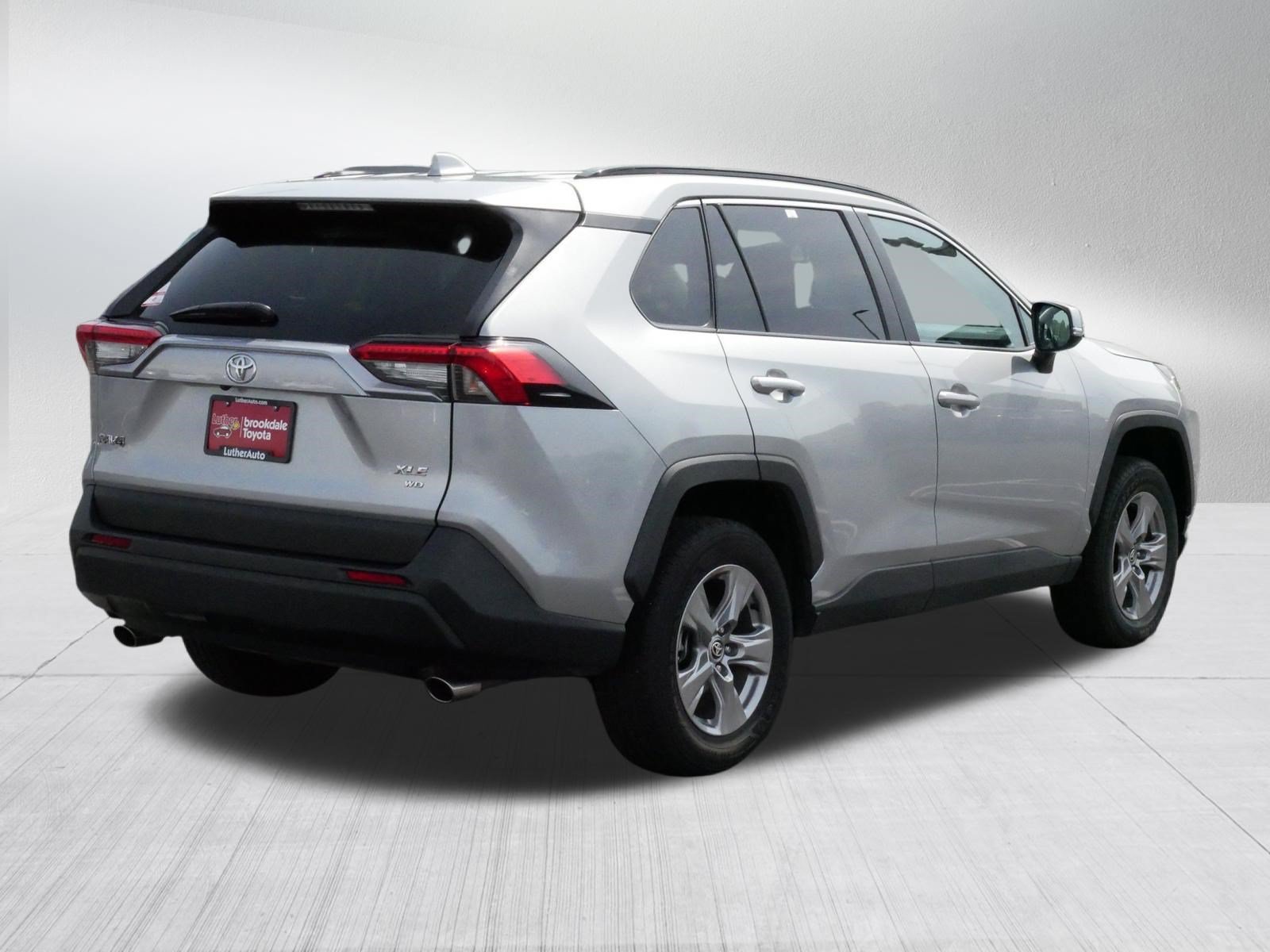 Certified Used 2025 SILVER SKY METALLIC Toyota XLE image 7