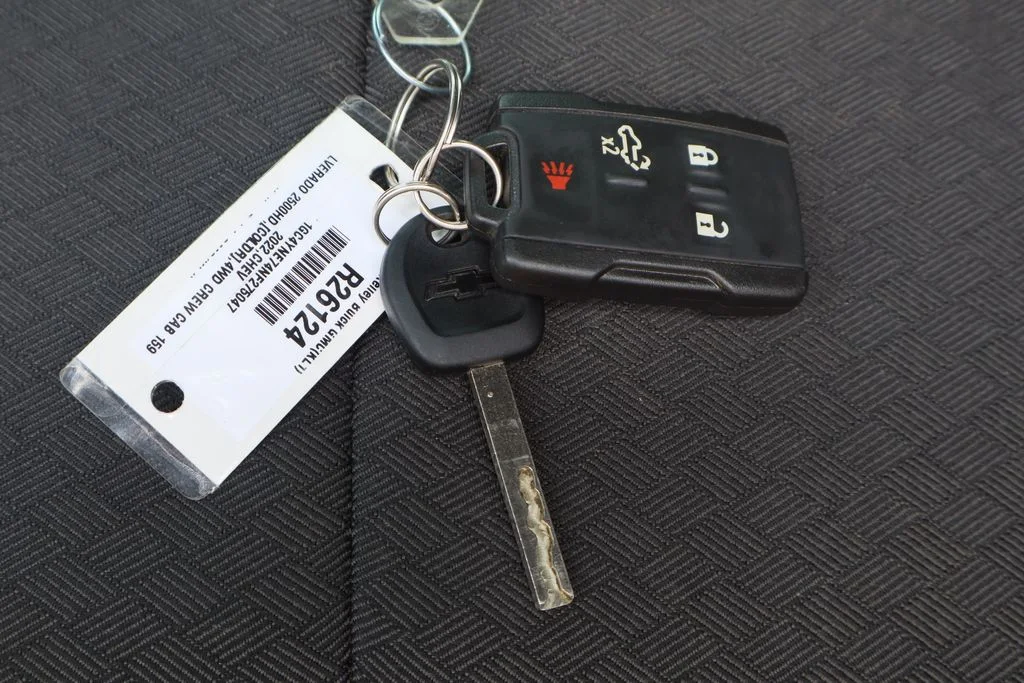 Used 2022 White Chevrolet LT image 31