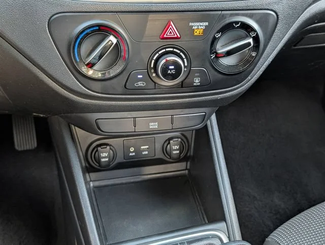 Used 2021 Red Hyundai SE image 8