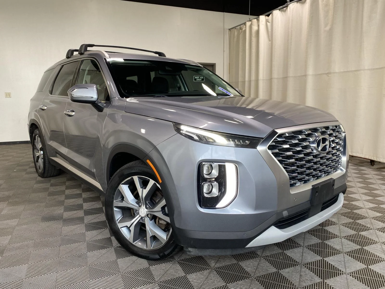 Used 2020 Lagoon Silver Hyundai SEL image 1