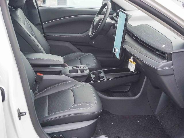 New 2026 Star White Metallic Tri-coat Ford Premium image 38