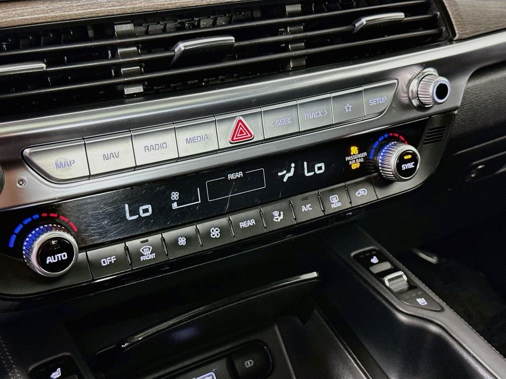 Used 2020 Ebony Black Kia EX image 17