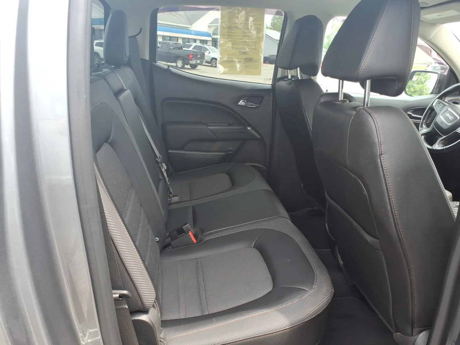 Used 2021 Steel Metallic GMC AT4 w/Cloth image 25