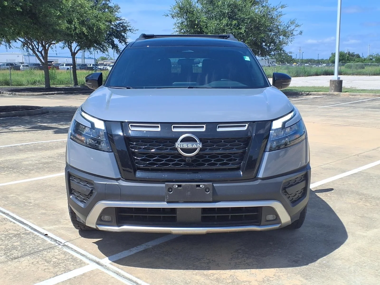 Used 2025 Gray Nissan Rock Creek image 5