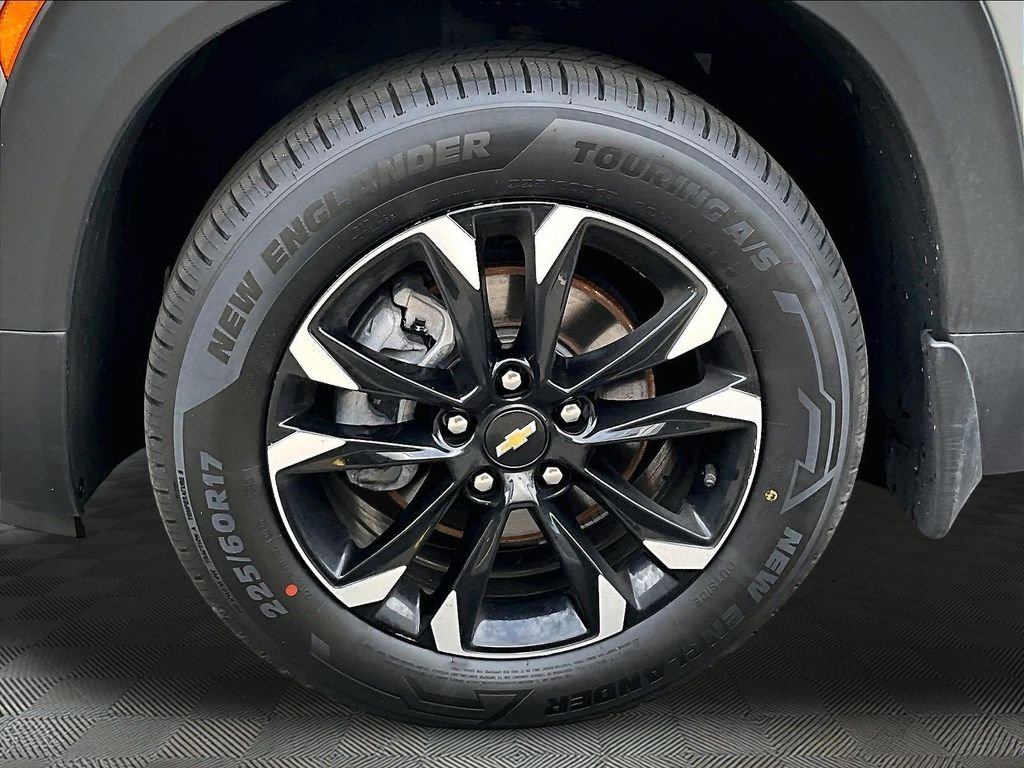 Used 2023 Gray Chevrolet LT image 28