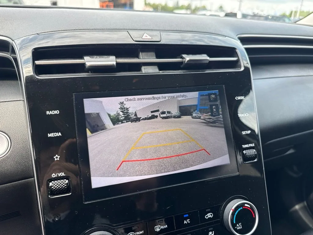 Used 2022 Quartz White Hyundai SEL image 19