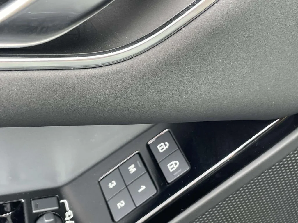 2025 Land Rover Range Rover Velar S - Photo 25