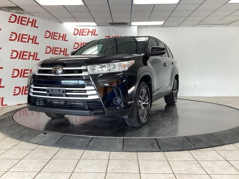 Used 2019 Black Toyota LE image 3