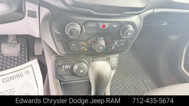 Used 2020 Gray Jeep Latitude image 20