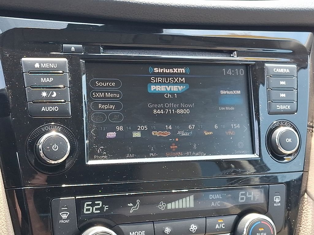 Used 2019 Green Nissan SL image 18