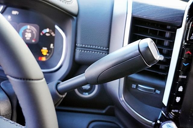 New 2026 Granite Crystal Metallic Clear-Coat Exterior Paint RAM Laramie image 41