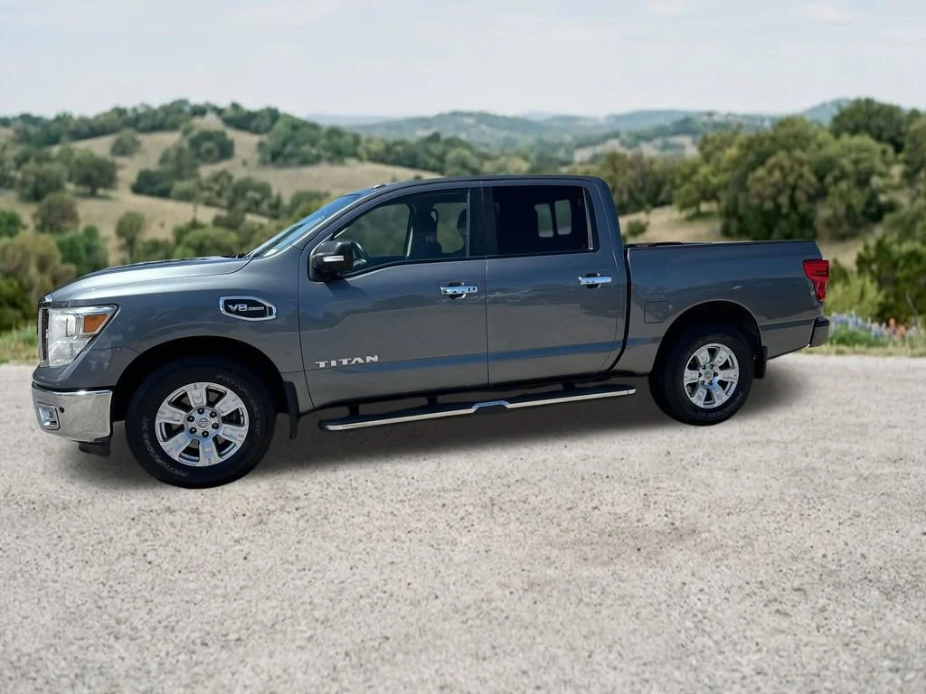 Used 2017  Nissan SV image 4