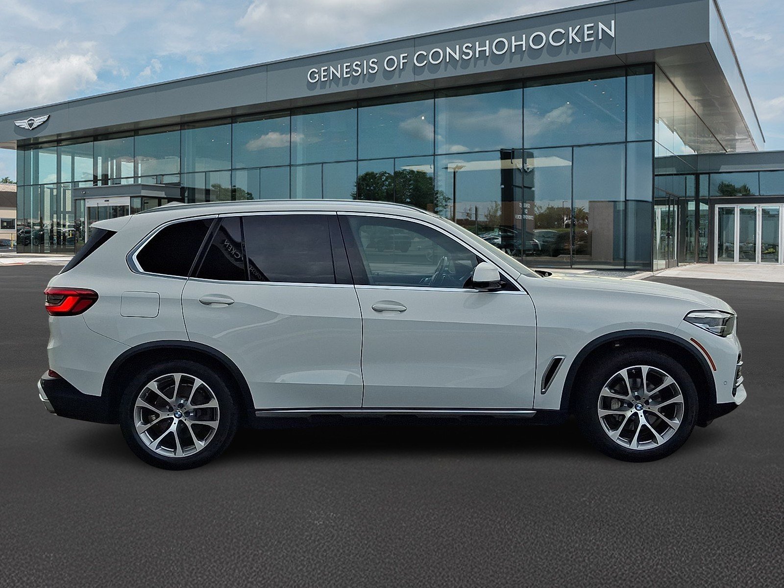 Used 2019 Alpine White BMW xDrive40i image 7
