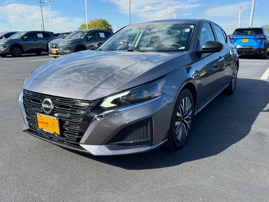 Used 2024 Gray Nissan 2.5 SV image 8