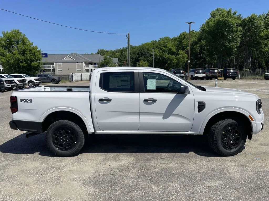 New 2026 White Ford XLT image 2