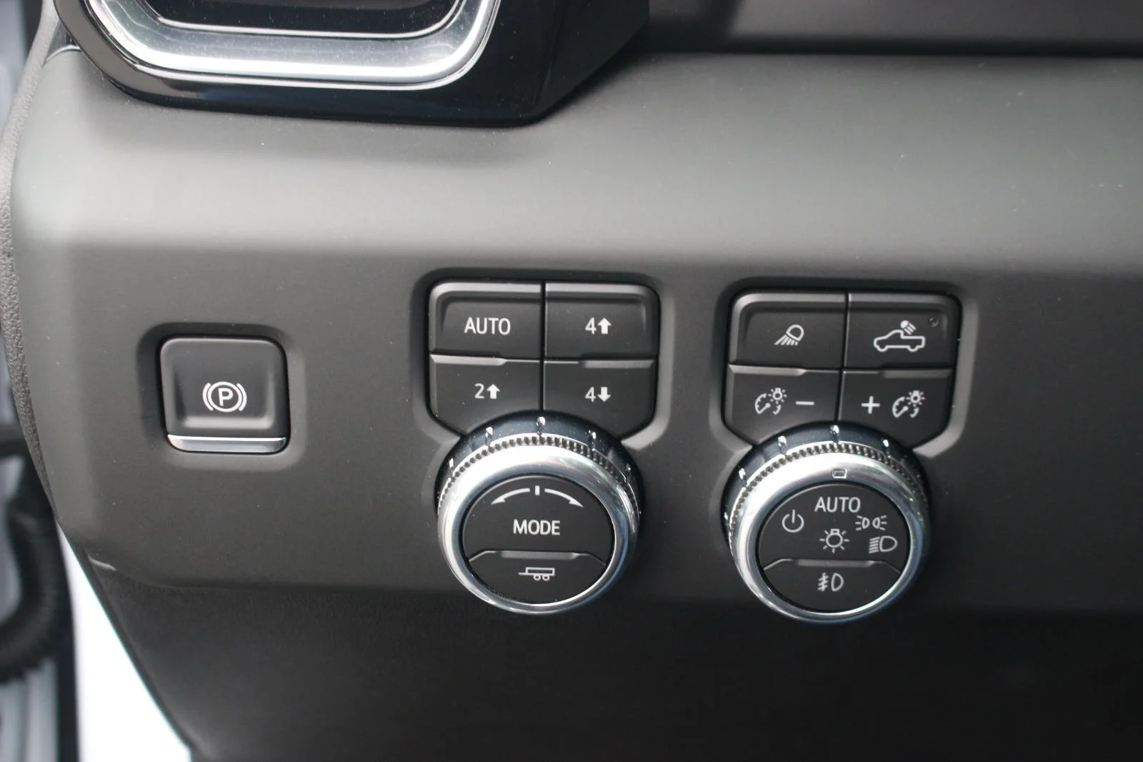Used 2026 Glacier White Tricoat GMC Denali image 32