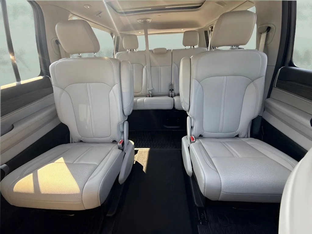 Used 2024 Black Jeep Series III image 11