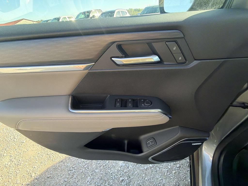 New 2026 Sterling Metallic GMC Elevation image 19