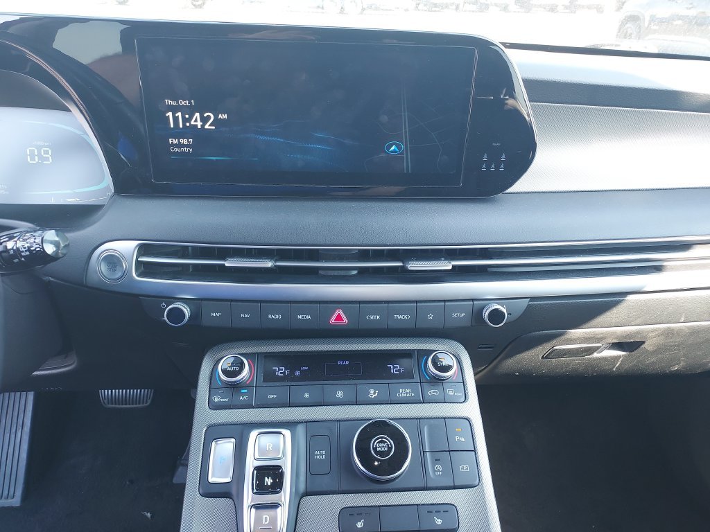 Used 2024 Silver Hyundai SEL image 21
