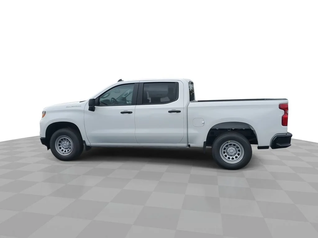 New 2026 Summit White Chevrolet WT image 5