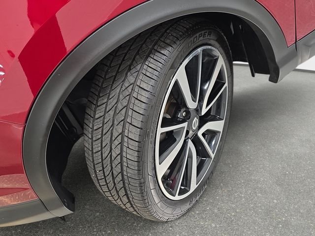 Used 2019 Red Nissan SL image 30
