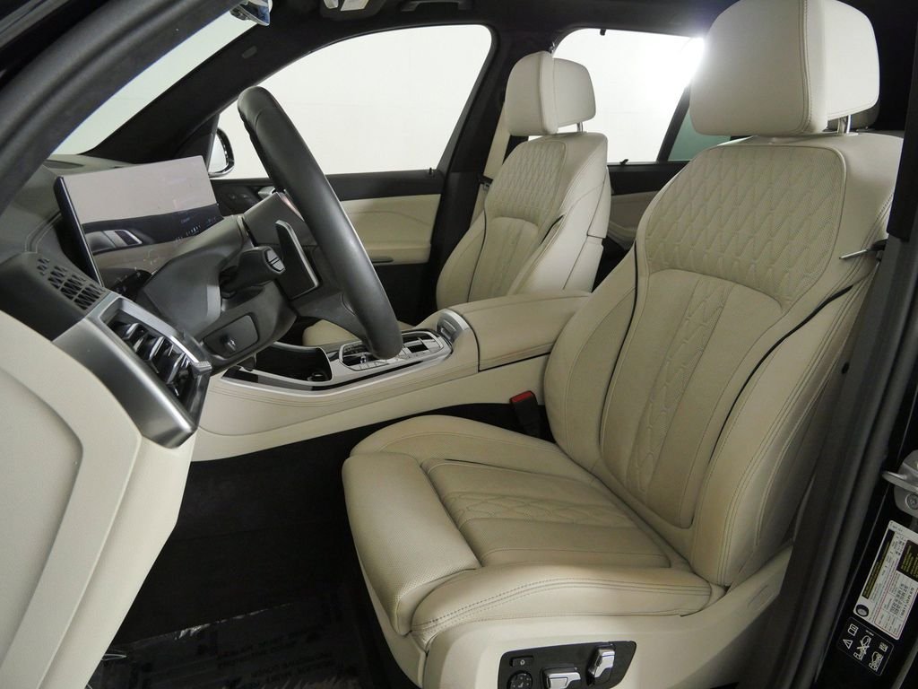 Certified Used 2025 Black Sapphire Metallic BMW xDrive40i image 41