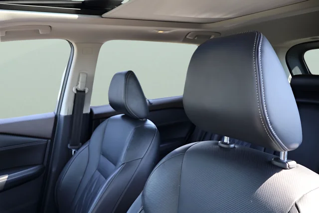Used 2021 Gray Nissan Platinum image 13