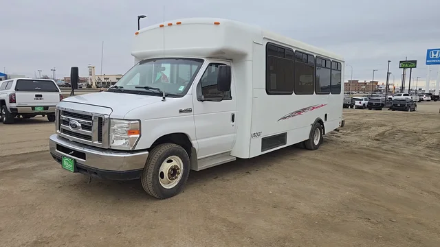 2013 Ford E-Series's photo