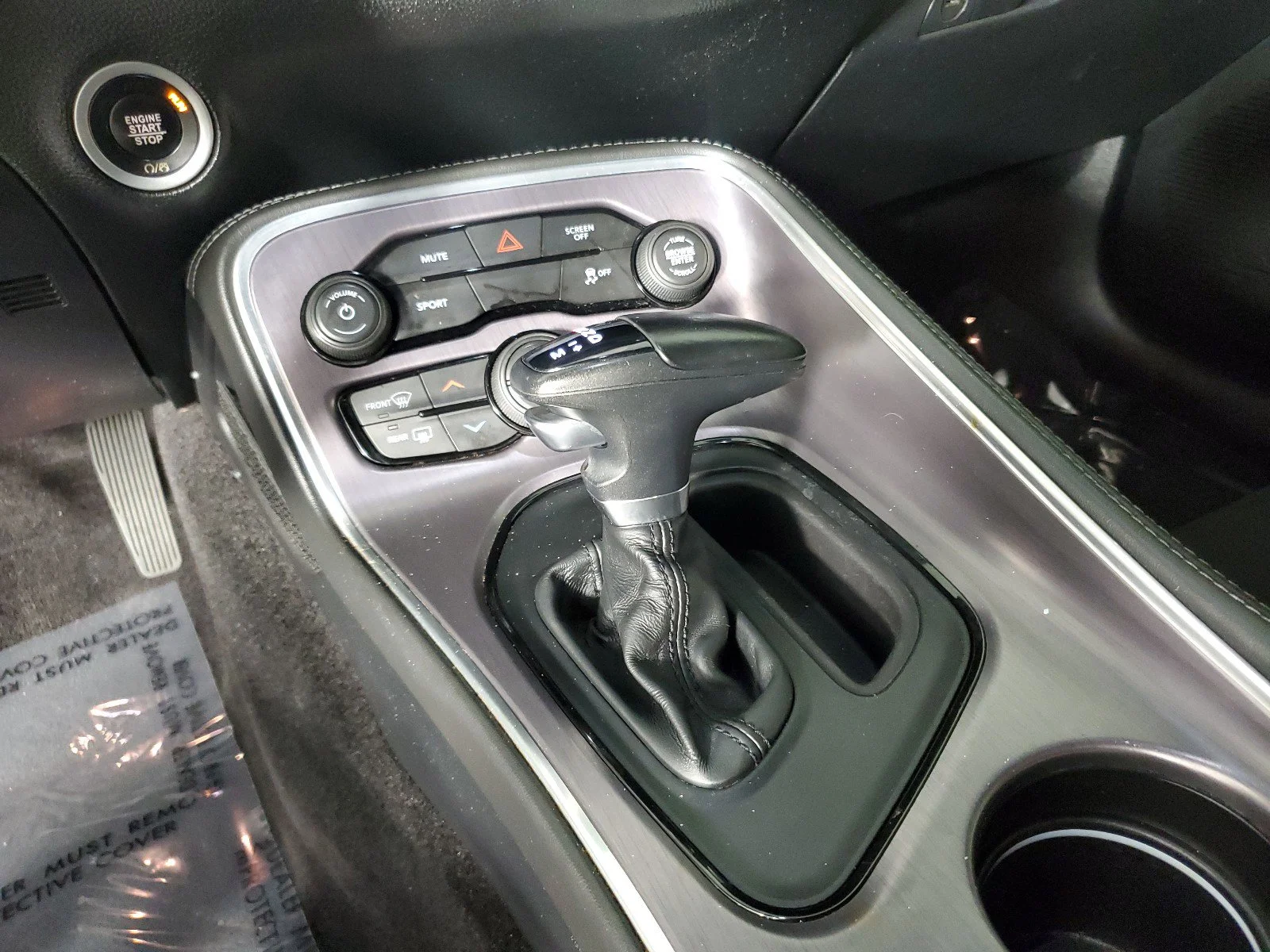 Used 2018 Pitch Black Clearcoat Dodge SXT image 29